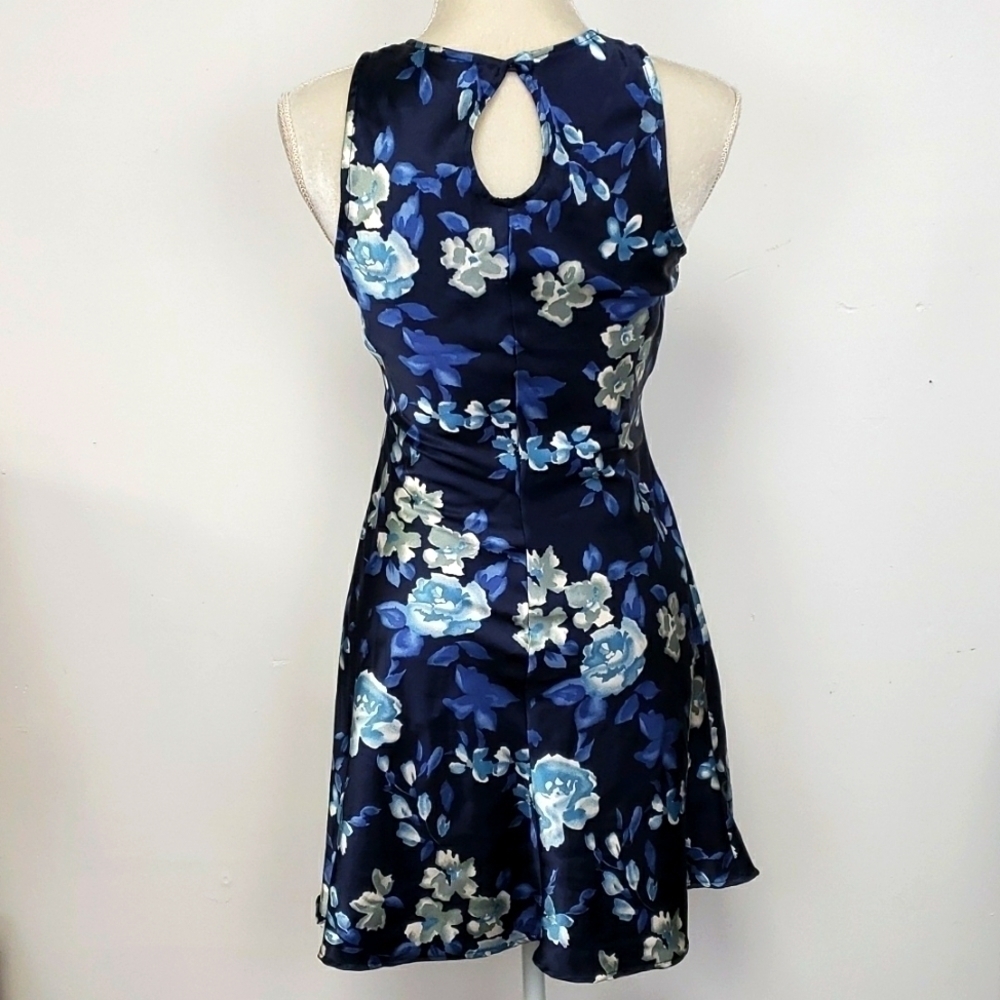 Little Summer Dress Polyester Satin Blue Floral Print Cut in Shoulders S/M VGUC - Picture 2 of 10